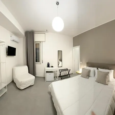 4th Floor Nocleg ze śniadaniem 3*